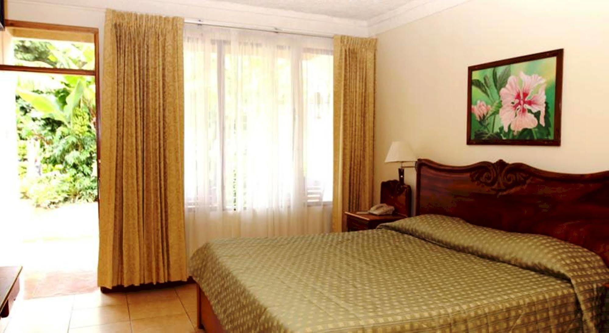 Hotel Boyeros Ліберія Екстер'єр фото
